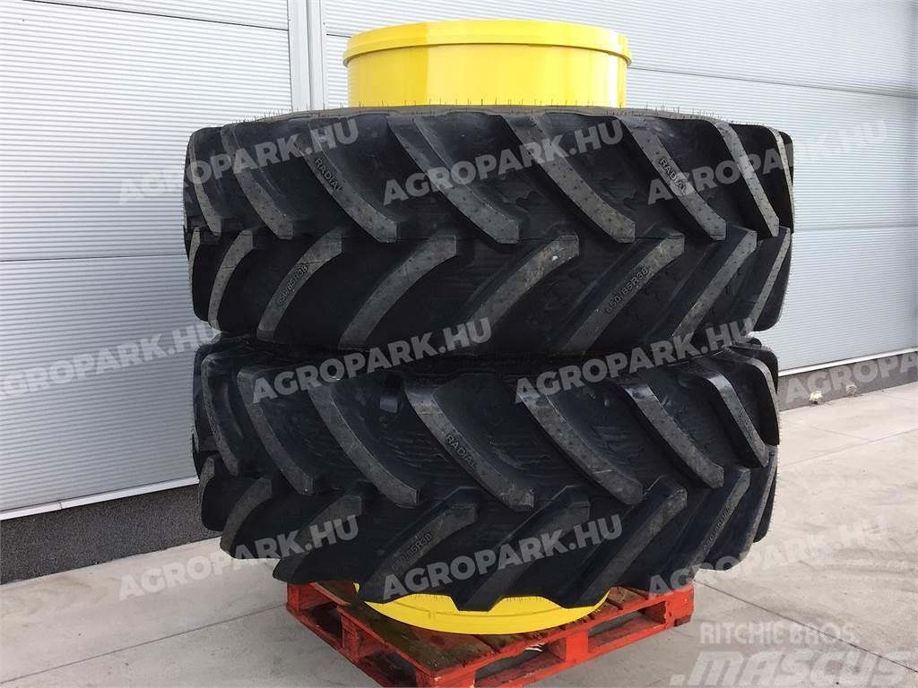  Twin wheel set with BKT 650/85R38 tires Ruote doppie