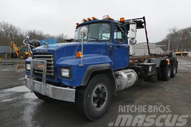 Mack RD688S Camion portacontainer