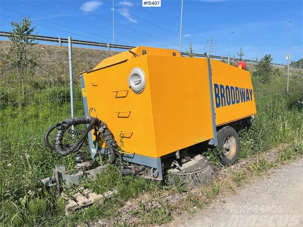 Broddway combi sweep trailer Spazzatrici
