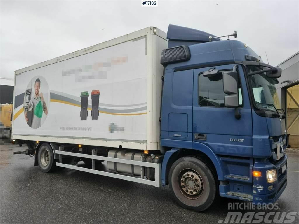 Mercedes-Benz Actros 1832 4x2 Box truck with lift and side openi Camion cassonati