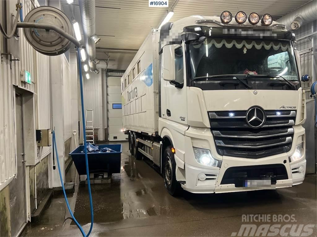 Mercedes-Benz Actros Animal transport truck w/ lift Veicoli municipali