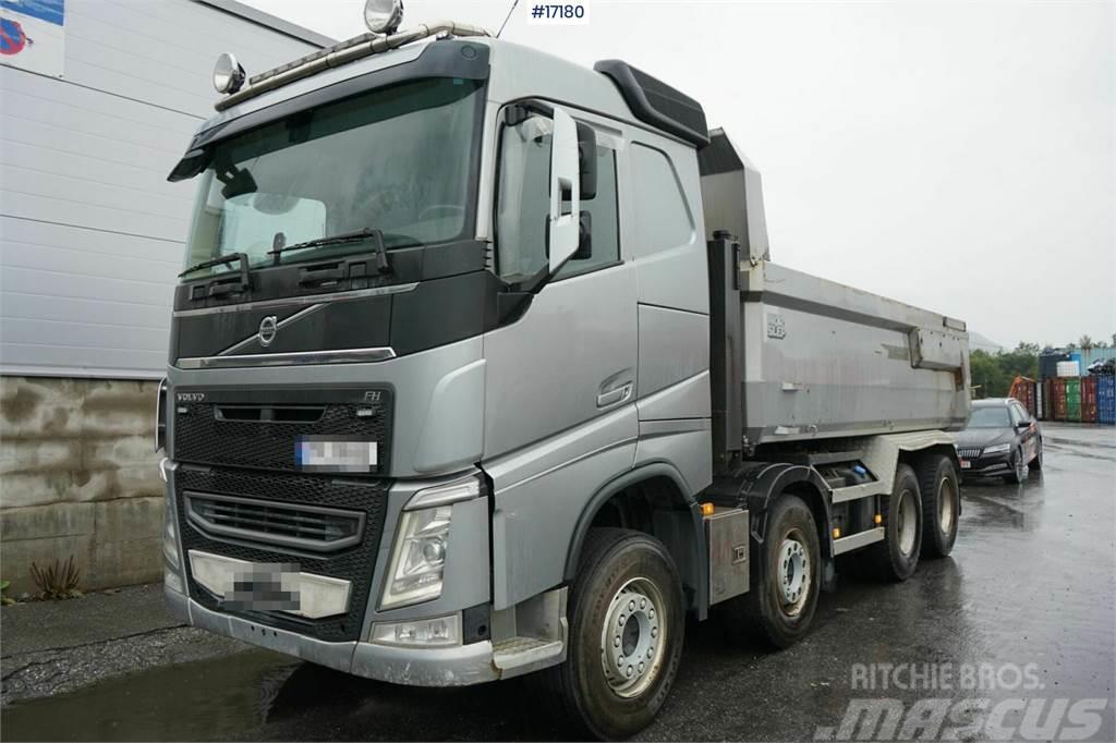 Volvo FH 540 8x4 with low mileage. Camion ribaltabili