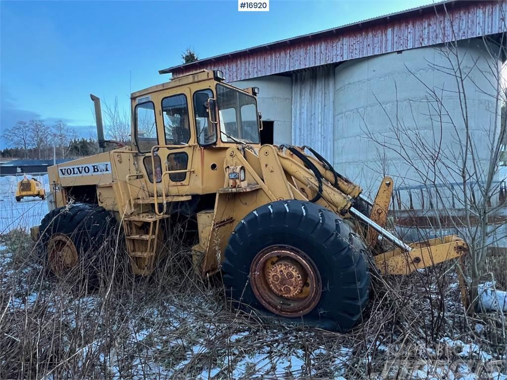 Volvo LM1641 Wheel loader w/ bucket. Rep object. Pale gommate