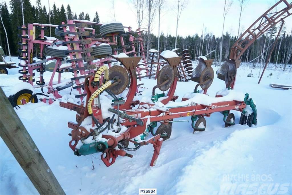 Kverneland Taarup 4032C PLOW WITH CUTTERS Altro