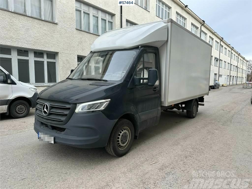 Mercedes-Benz Sprinter with tail lift Camion cassonati