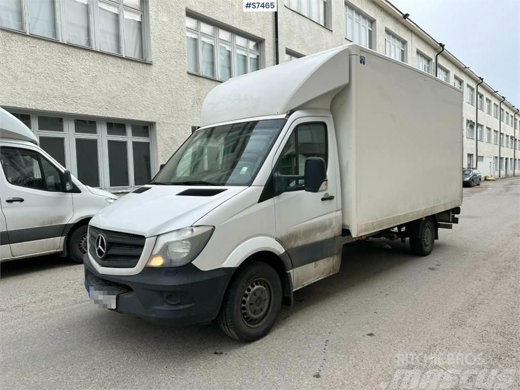Mercedes-Benz Sprinter with tail lift Camion cassonati