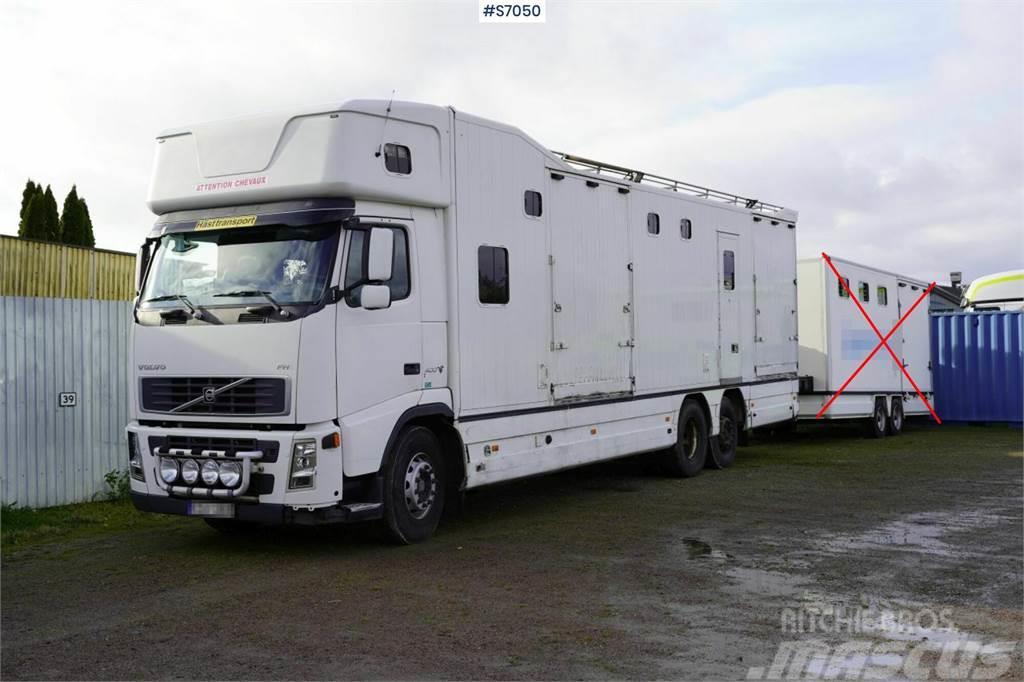 Volvo FH 400 6*2 Horse transport with room for 9 horses Camion per trasporto animali