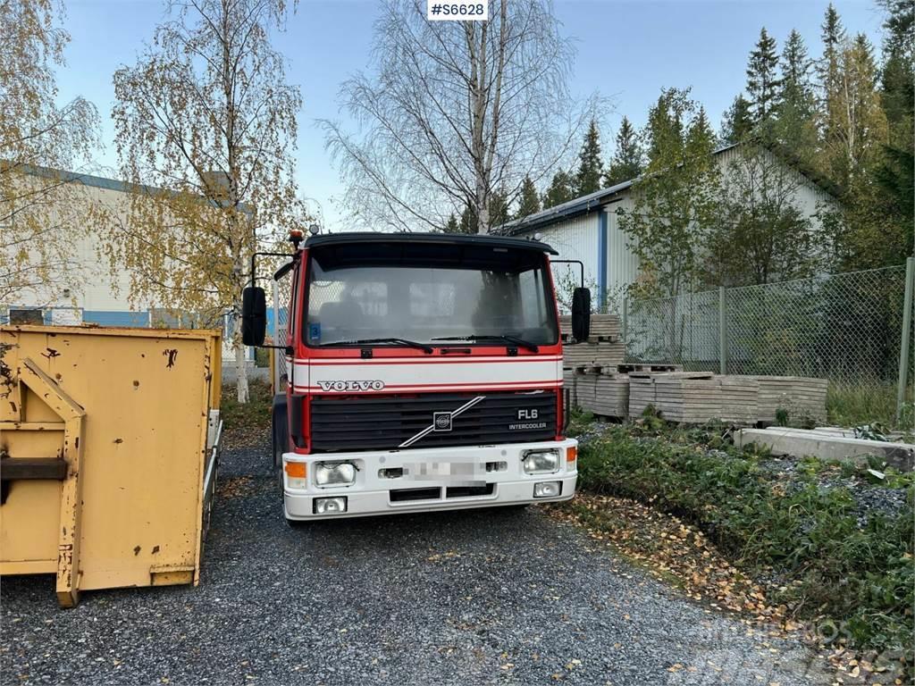 Volvo FL614 4X2, Serviced and inspected Only 50.000 km Camion con gancio di sollevamento