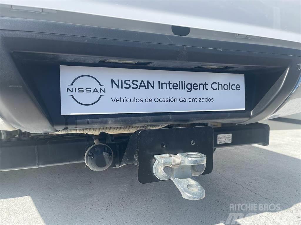 Nissan Navara 2.3dCi Doble Cabina Acenta Furgone chiuso