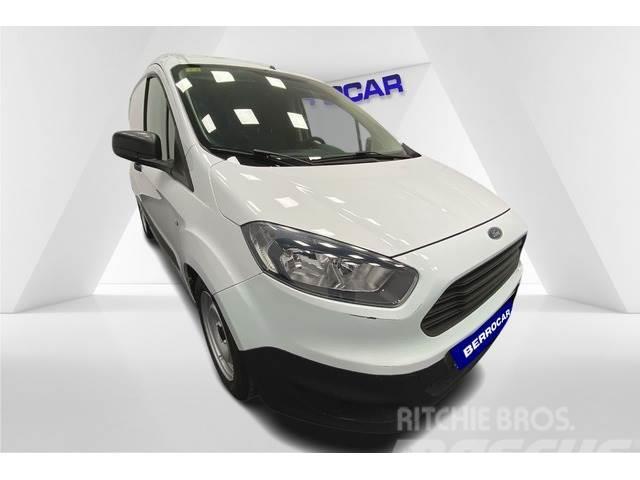 Ford Transit Courier Furgone chiuso