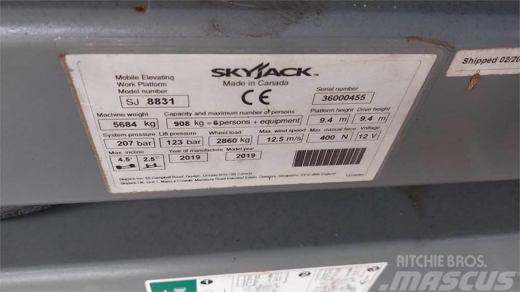 SkyJack 8831RT Piattaforme a pantografo