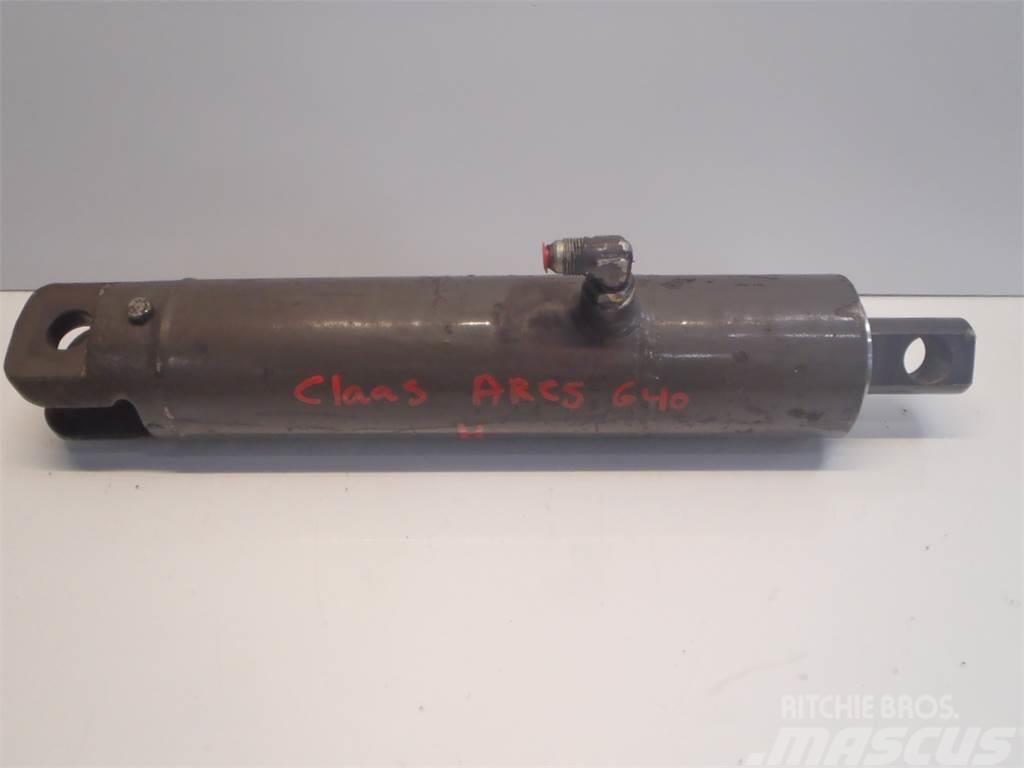 Renault Ares 640 Lift Cylinder Componenti idrauliche