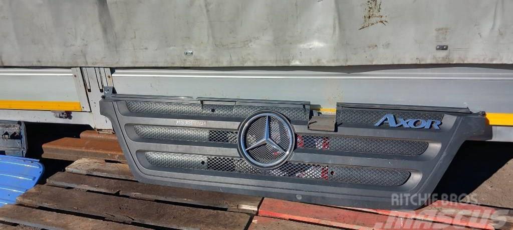 Mercedes-Benz Axor 1824 9448800085 GRILL Cabine e interni