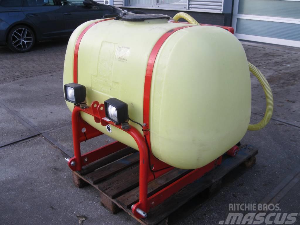 Agromehanika 400 liter tank in frame Irroratrici di fertilizzante