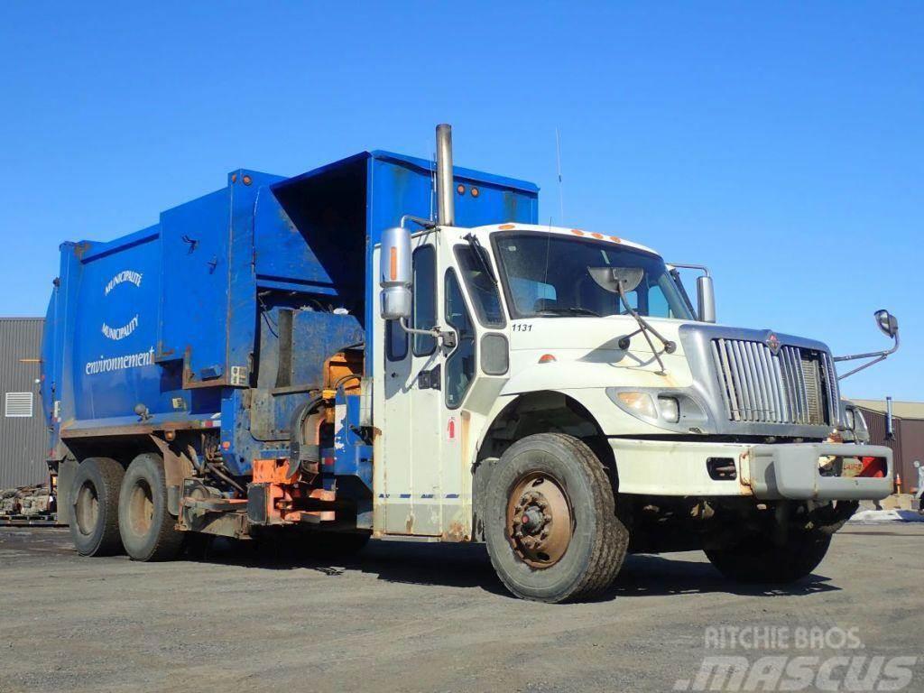 International 7400 Camion dei rifiuti
