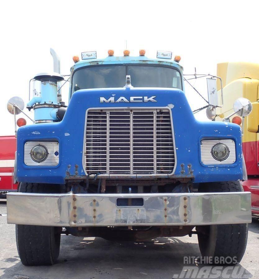 Mack RB688S Camion con gancio di sollevamento