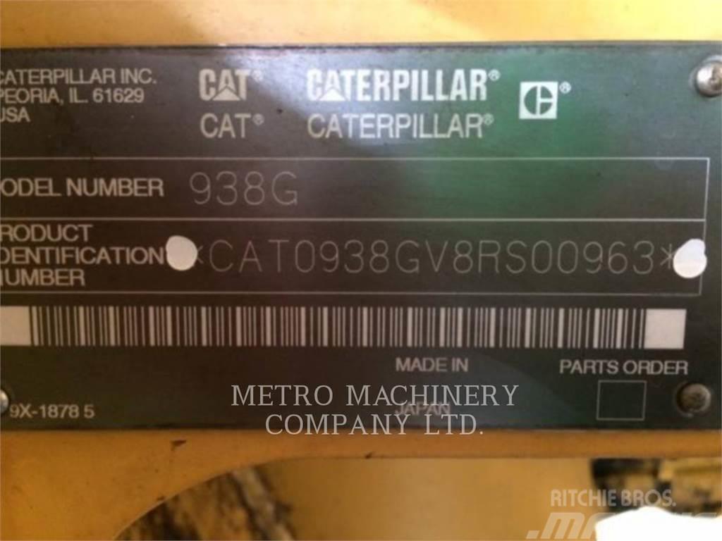 CAT 938G Pale gommate