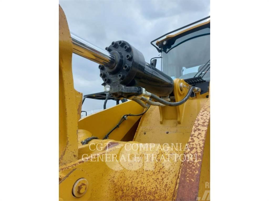 CAT 972M XE Pale gommate