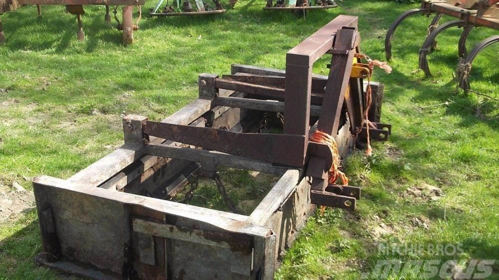  tractor mounted dung scraper £450 Frangizolle