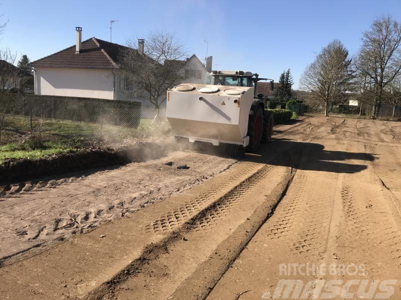  amag Bindemittelstreuer 5 m³ Heckanbau Traktor Riciclatori d'asfalto