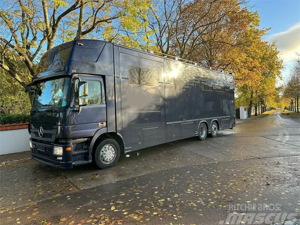 MERCEDES-BENZ Actros 26400 JK 5-6 Pferde Popout Automatik Camion per trasporto animali