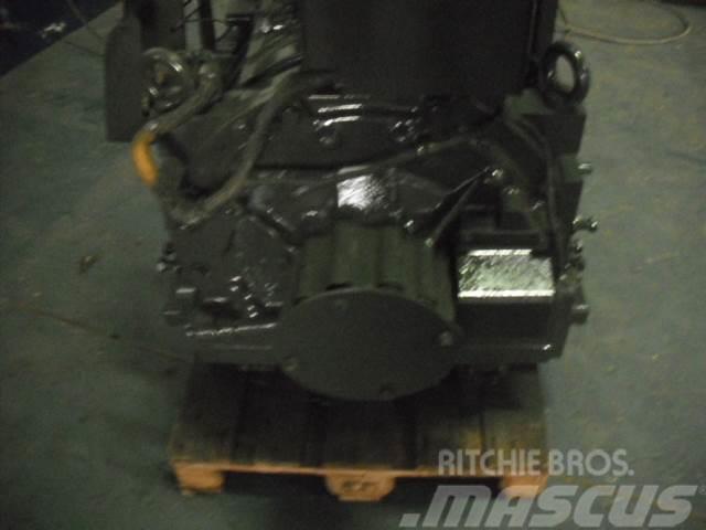 Komatsu HD605-7 gearbox Transmission Dumper a telaio rigido