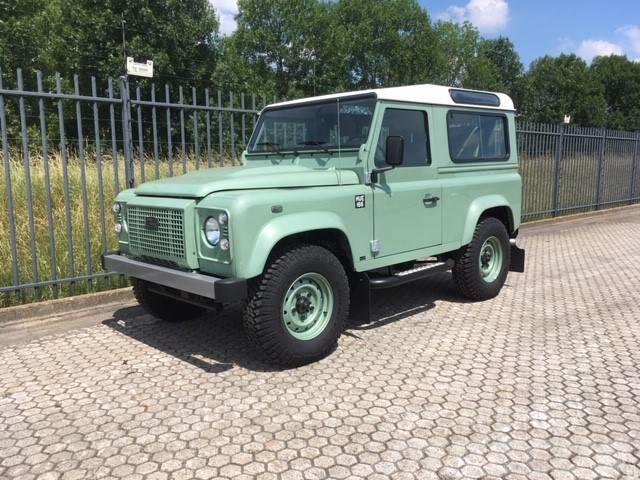 Land Rover Defender Heritage HUE only 1000 km with CoC Auto