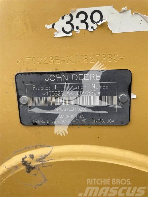 John Deere 323E Mini Pale Gommate