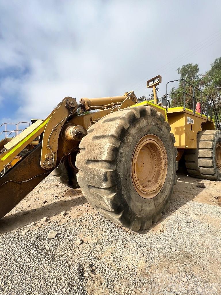 CAT 992 G Pale gommate