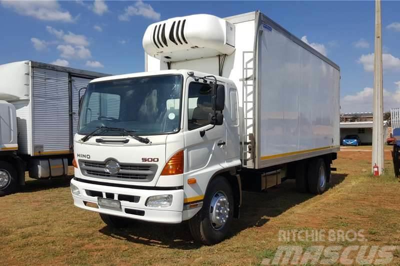 Hino 500, 1626, WITH INSULATED BODY MEAT RAIL BODY Camion altro