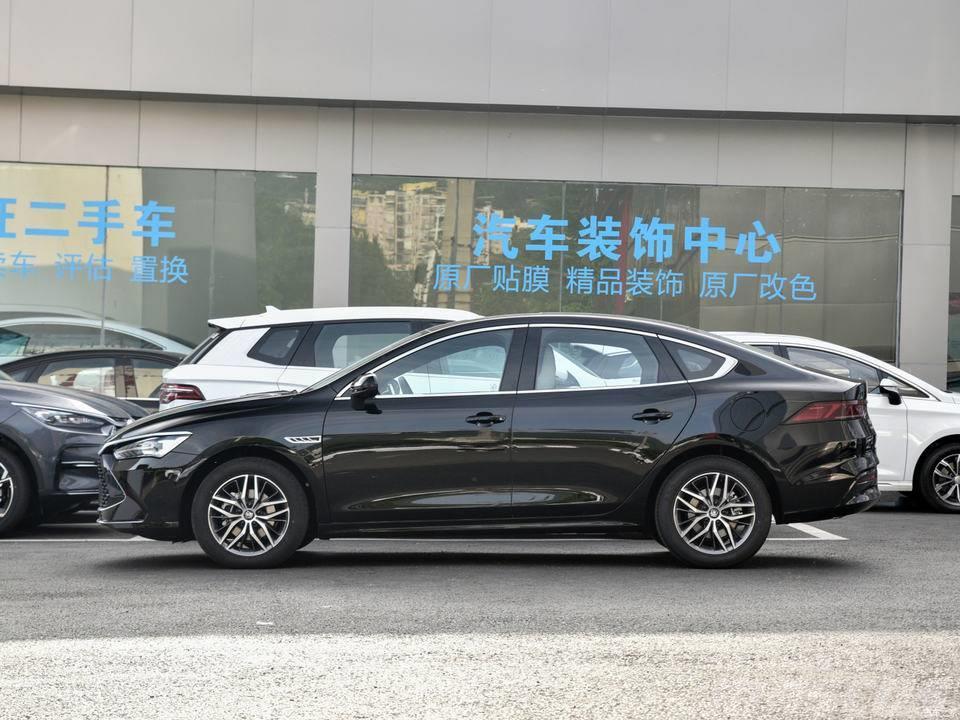  BYD  mid-size SUV Auto