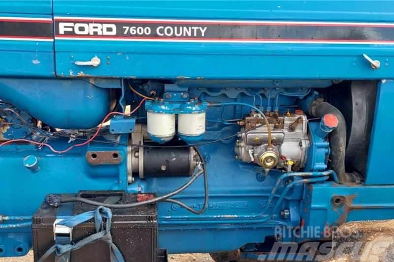 Ford County 7600 4WD With Rovic Front End Loader Trattori