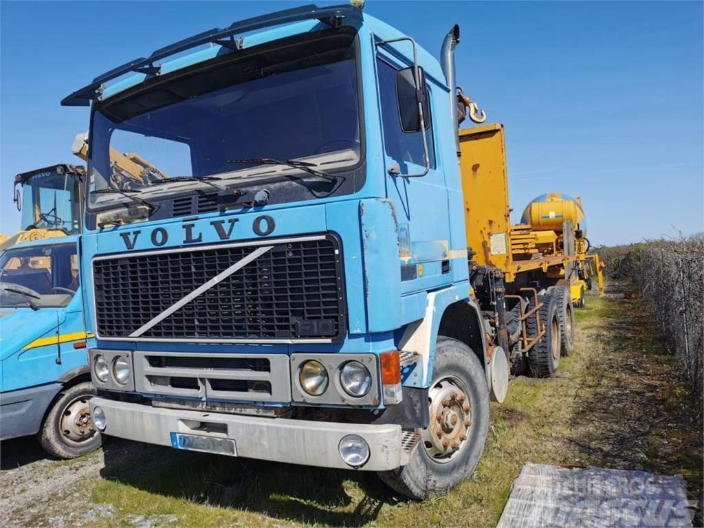 Volvo F10 Camion con sponde ribaltabili