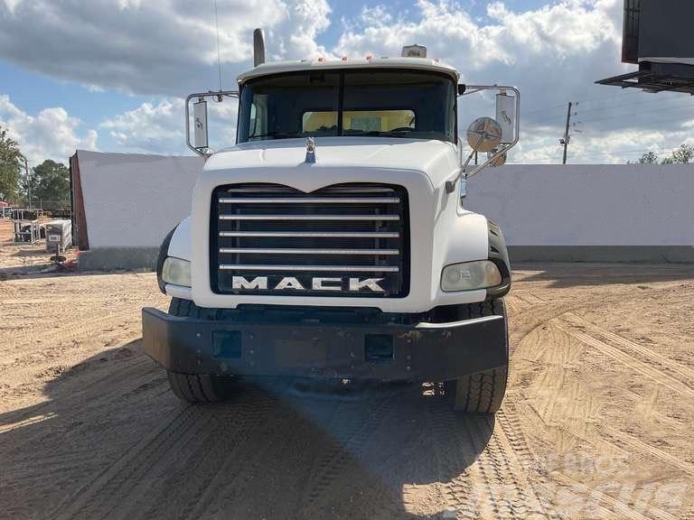 Mack CTP 713 B Camion altro