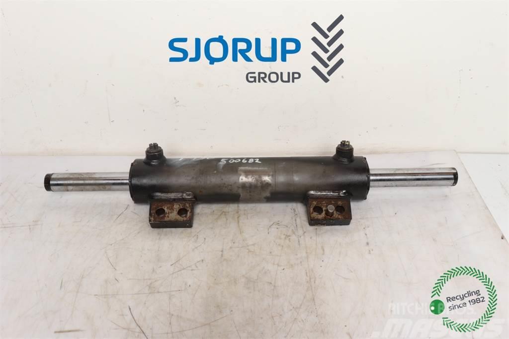 Valtra T130 Front axle steering cylinder Trasmissione