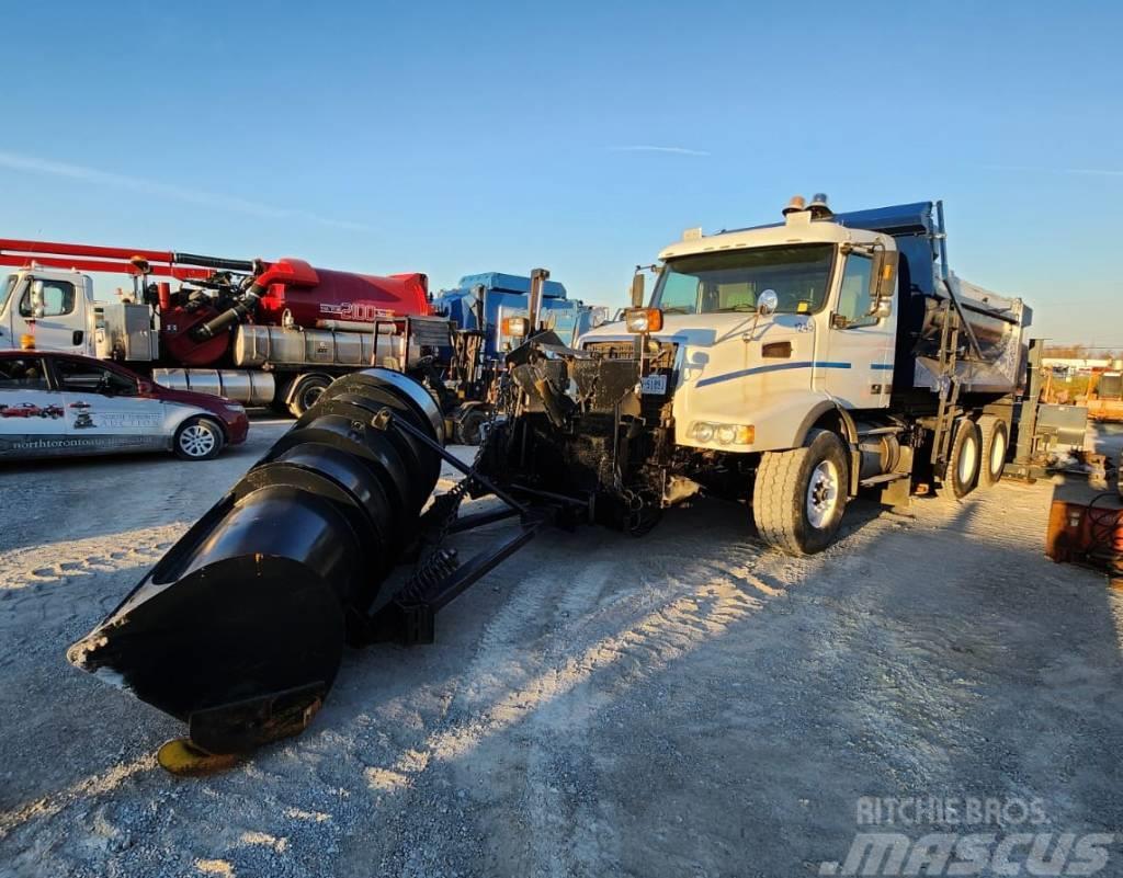 Volvo VHD Snow Plow Truck Lame spazzaneve e aratri
