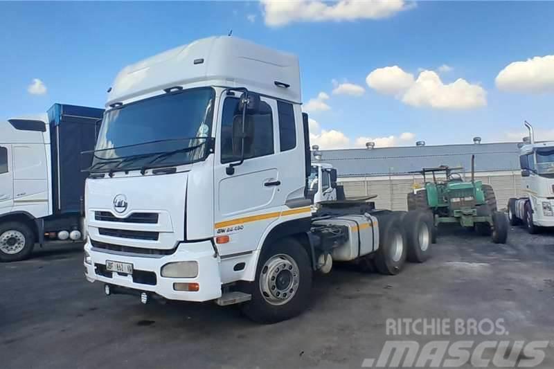UD QUESTER GWE440 Camion altro