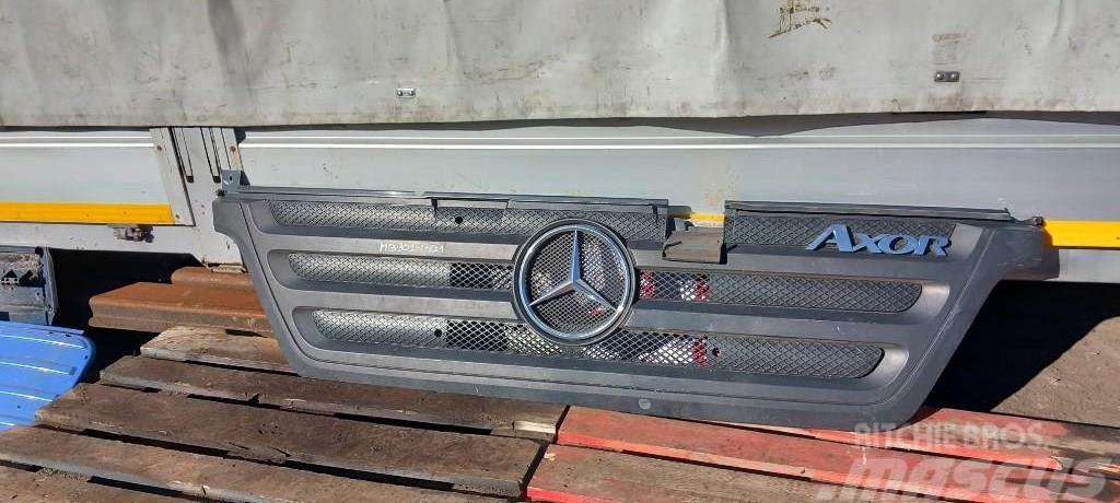 Mercedes-Benz Axor 1824 9448800085 GRILL Cabine e interni