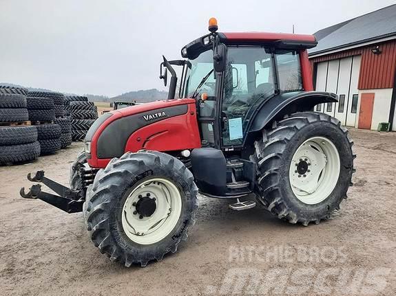 Valtra N121A Front hyd Front pto Trattori