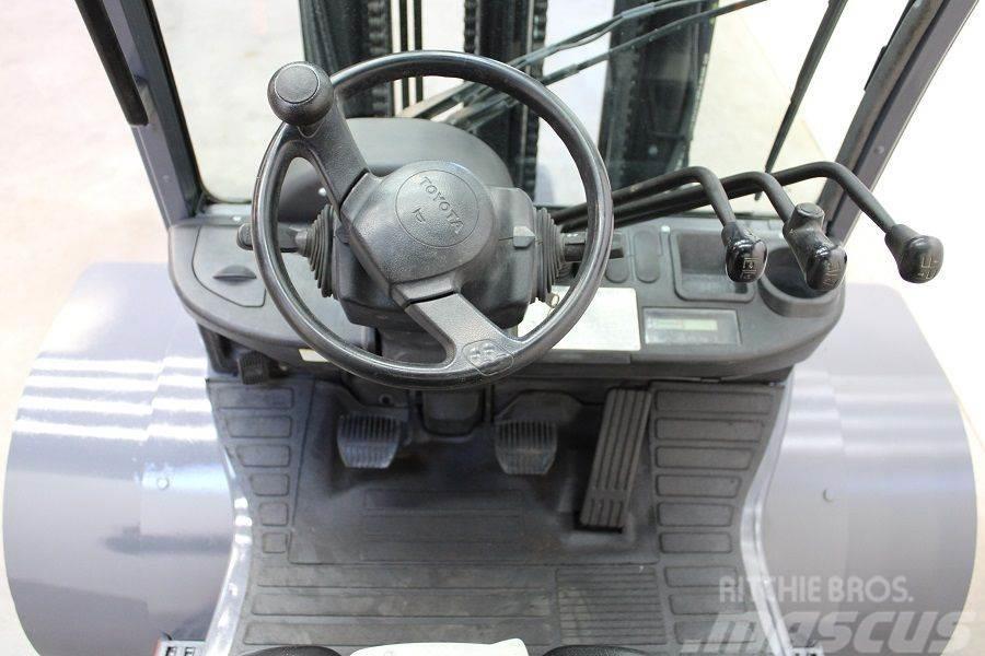 Toyota 02-8FDF30 Carrelli elevatori diesel