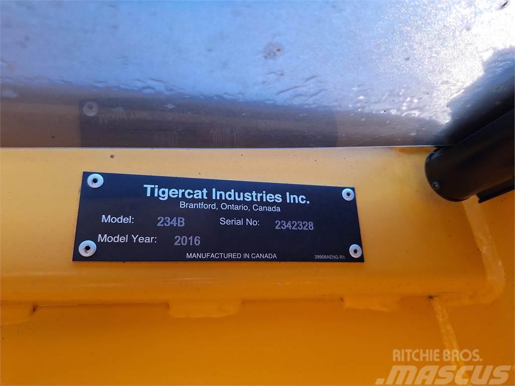 Tigercat 234B Caricatronchi con base su rimorchio