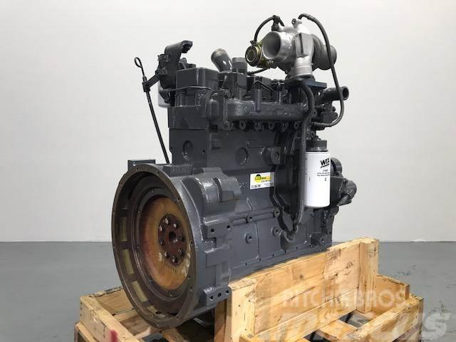Komatsu SAA4D102E-2 Motori