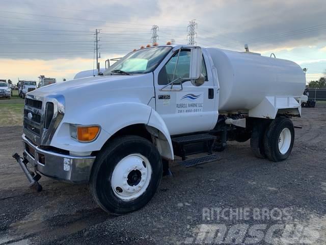Ford F-750 Autocisterne