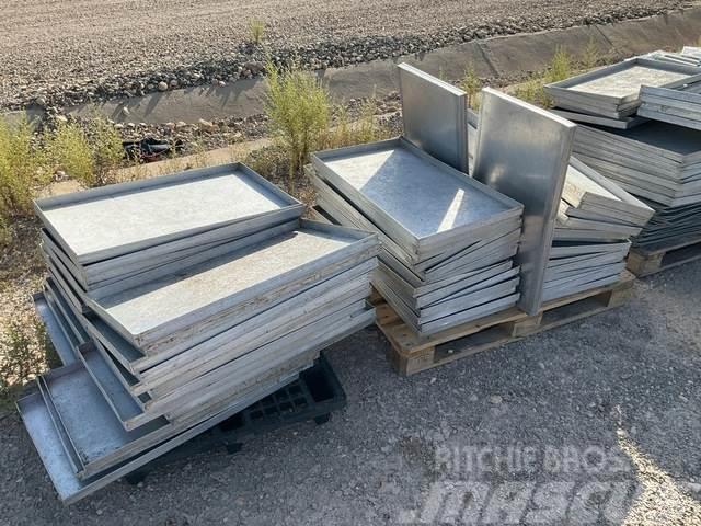  Quantity of Aluminum Trays Altro