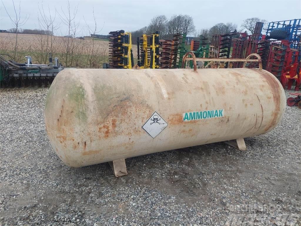 Agrodan Ammoniaktank 3200 kg Serbatoi per carburante e additivi
