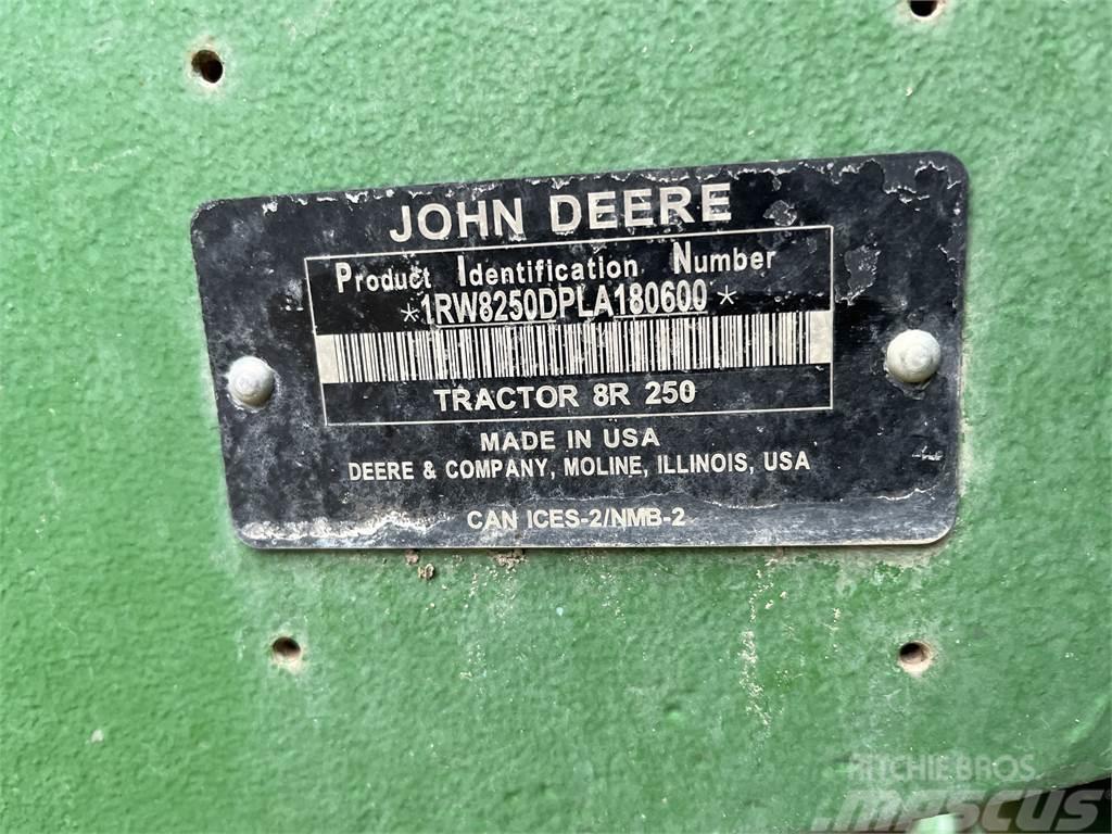 John Deere 8R 250 Trattori