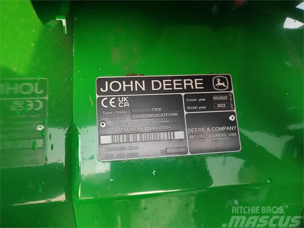 John Deere T670 Mietitrebbiatrici