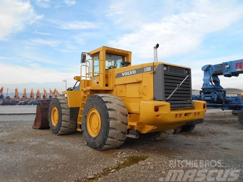 Volvo L330D Pale gommate