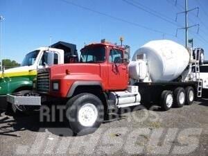 Mack RD690S Camion altro