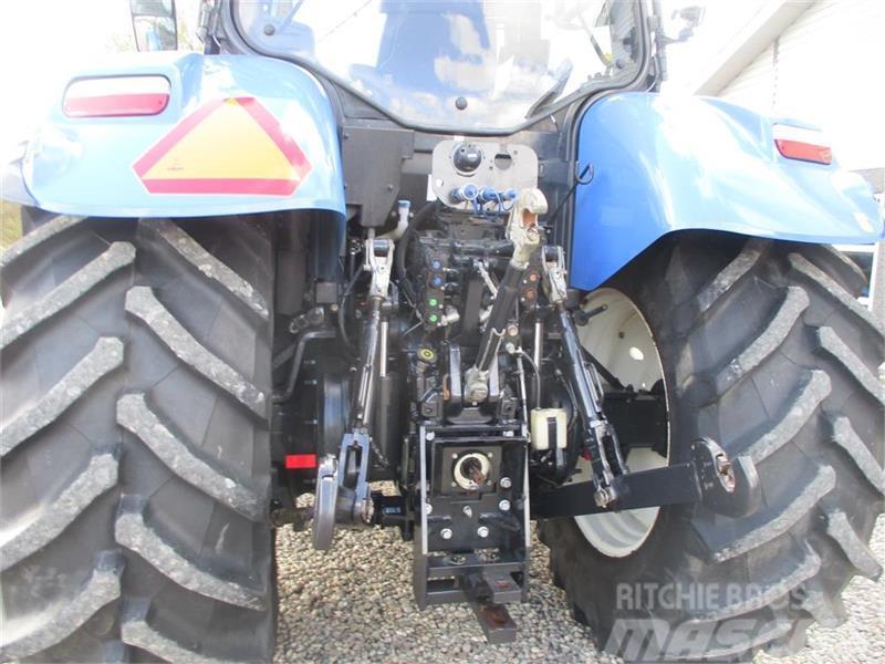 New Holland T7.175 AutoCommand med Frontlift & FrontPTO Trattori